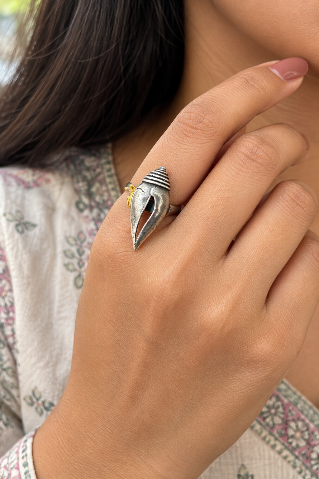 Shankh Statement Oxidized Ring