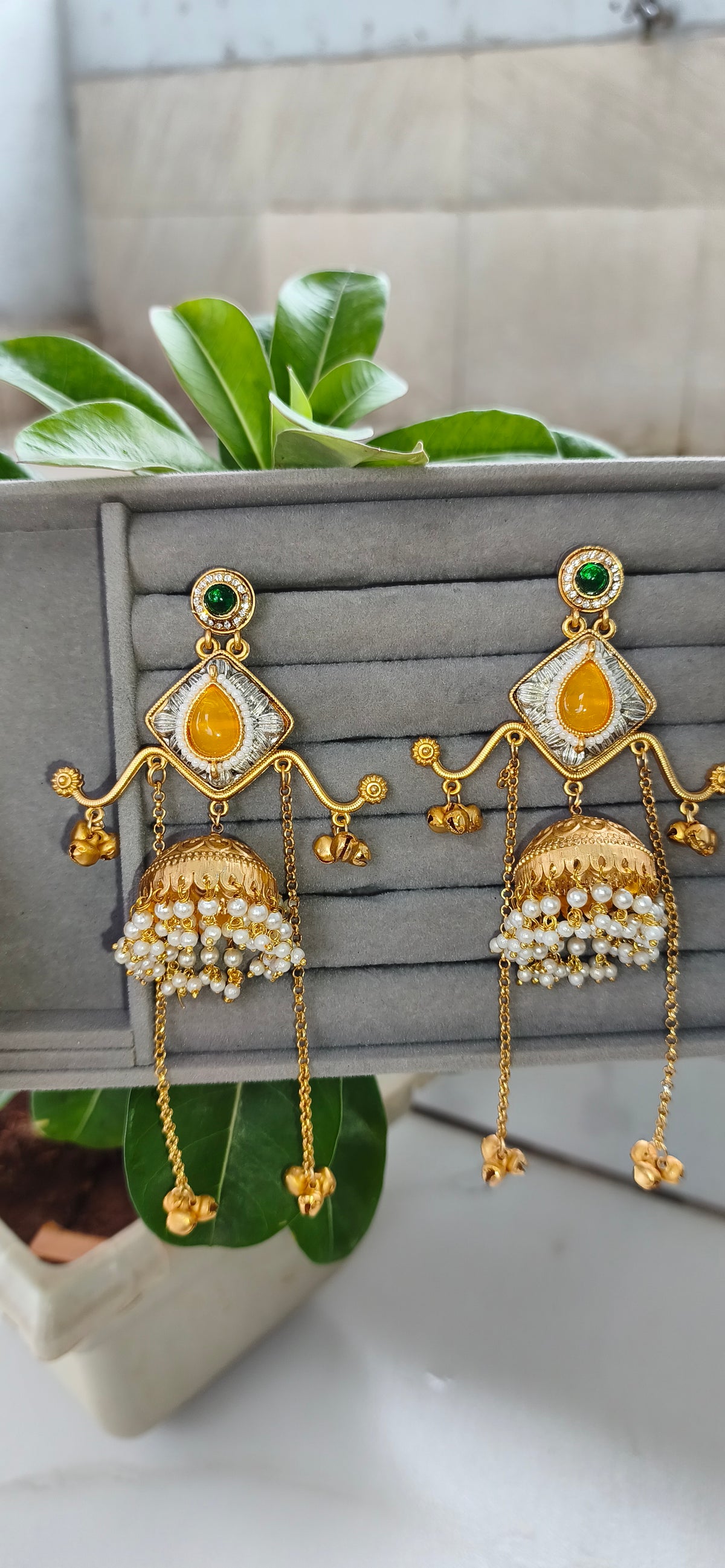 Royal Kashmiri Khumkha – Green & Yellow Stone